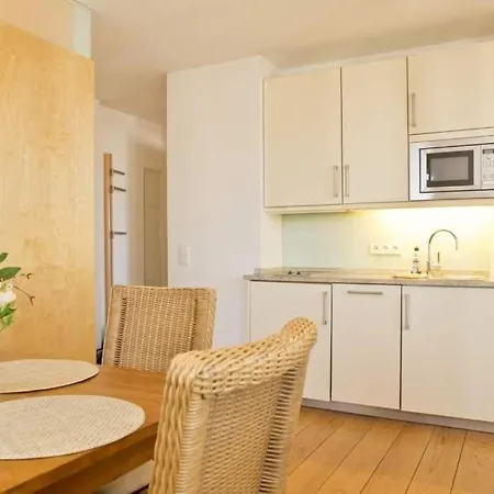 Artemis, 10 Patras Apartment