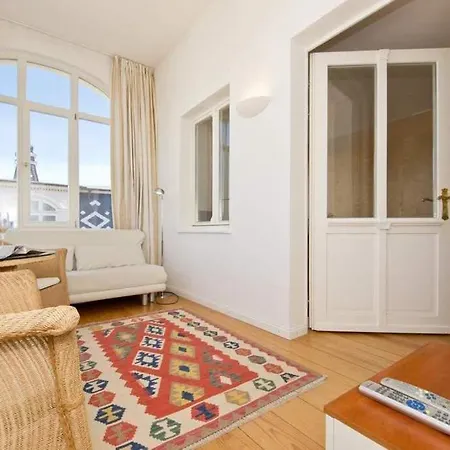 Artemis, 10 Patras הרינגסדורף